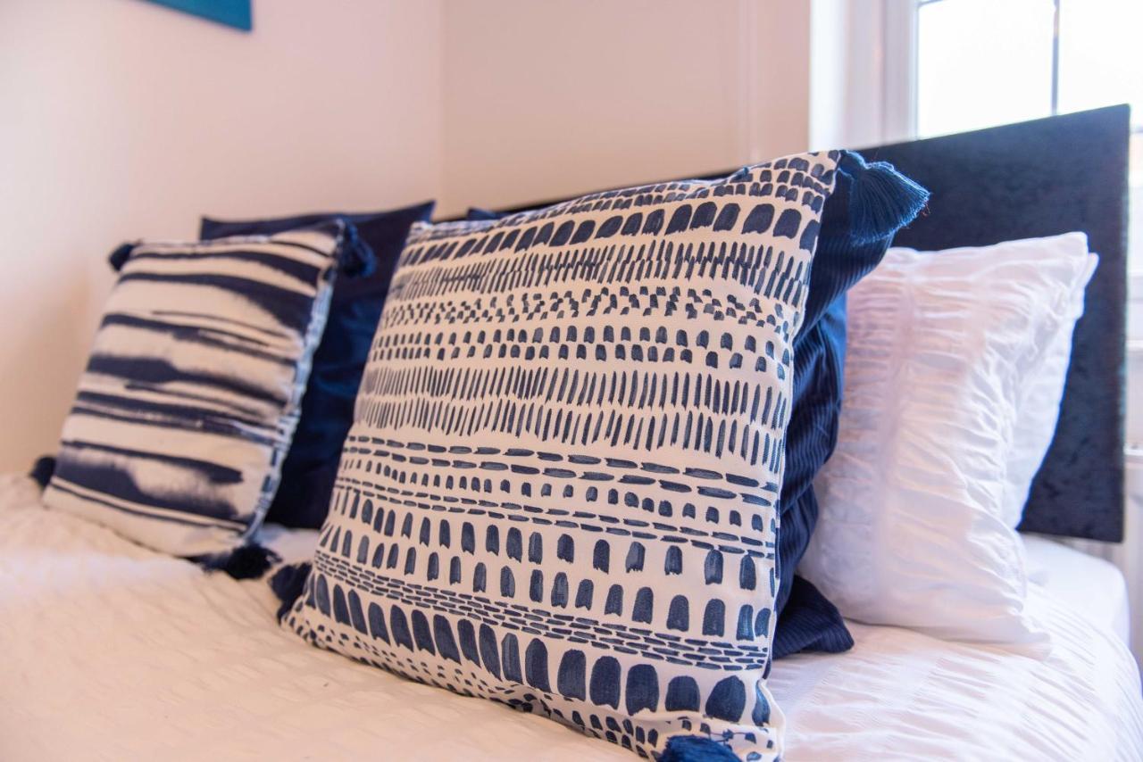 קאסל דונינגטון Stylish & Central 2 Bedroom Apartment - Fast Wifi מראה חיצוני תמונה