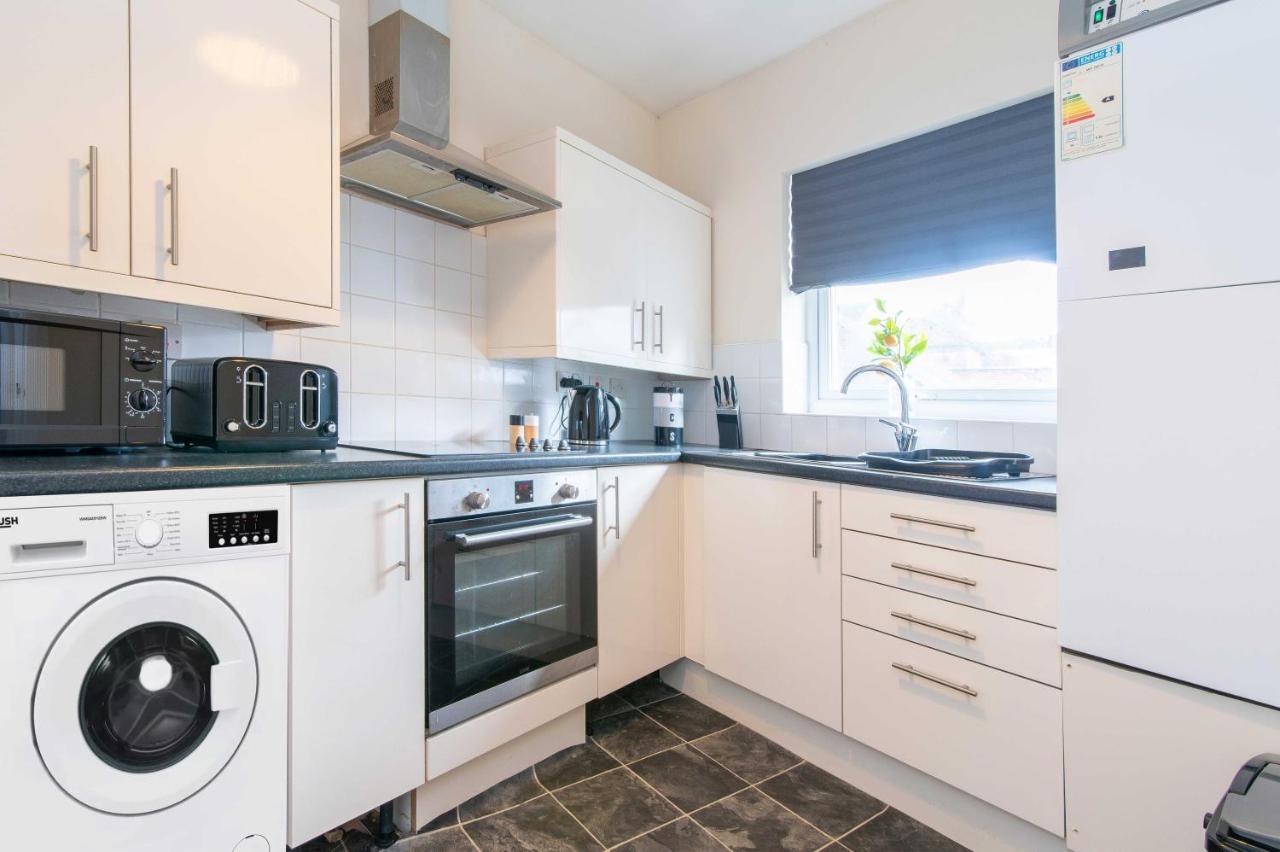 קאסל דונינגטון Stylish & Central 2 Bedroom Apartment - Fast Wifi מראה חיצוני תמונה